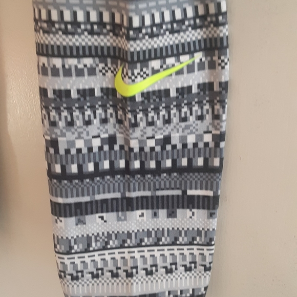 NIKE Pro Small Workout Legging Pants - Picture 7 of 15